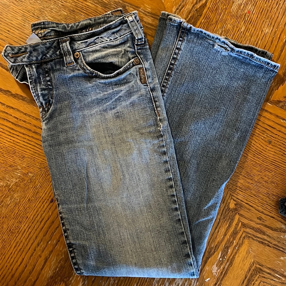 Silver brand Tuesday Lowrise Slim Bootcut Jeans